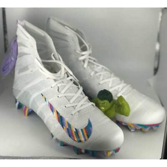 nike crucial catch cleats